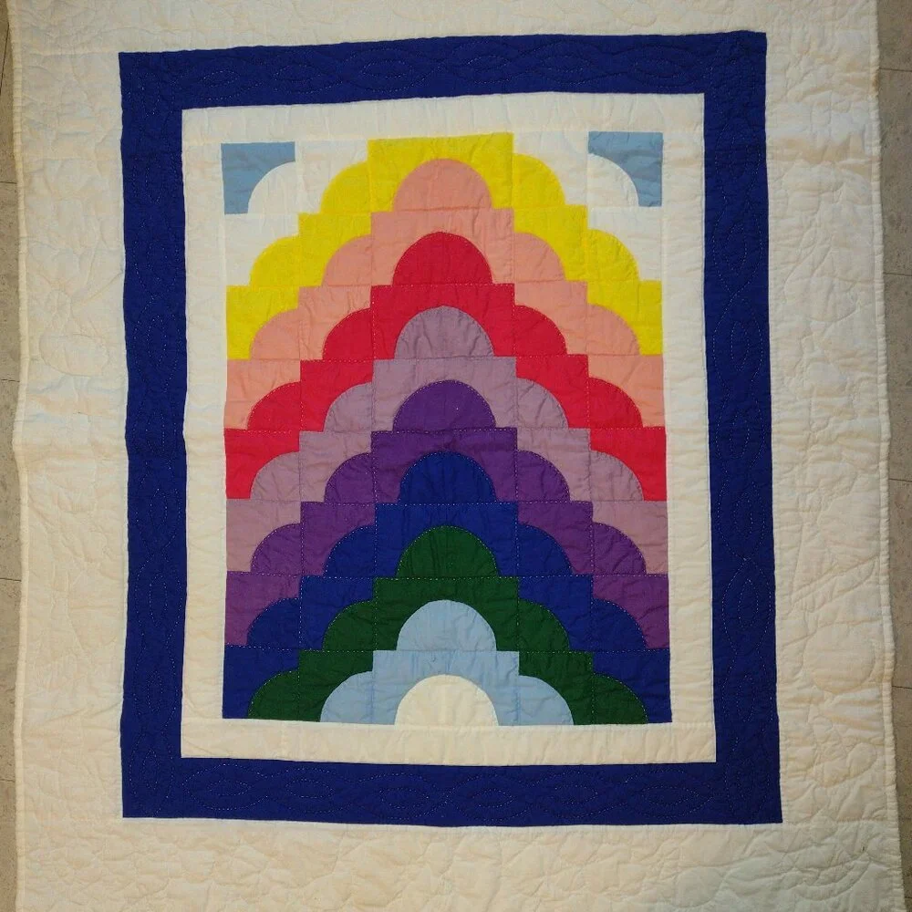 NEW Handmade Stunning Rainbow Baby Quilt/Wall Hanging w Detailed Hand Quilting